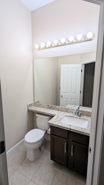 Half bathroom - 4713 Freno Way