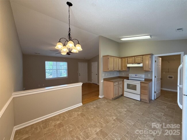 Building Photo - 517 Iverson Way