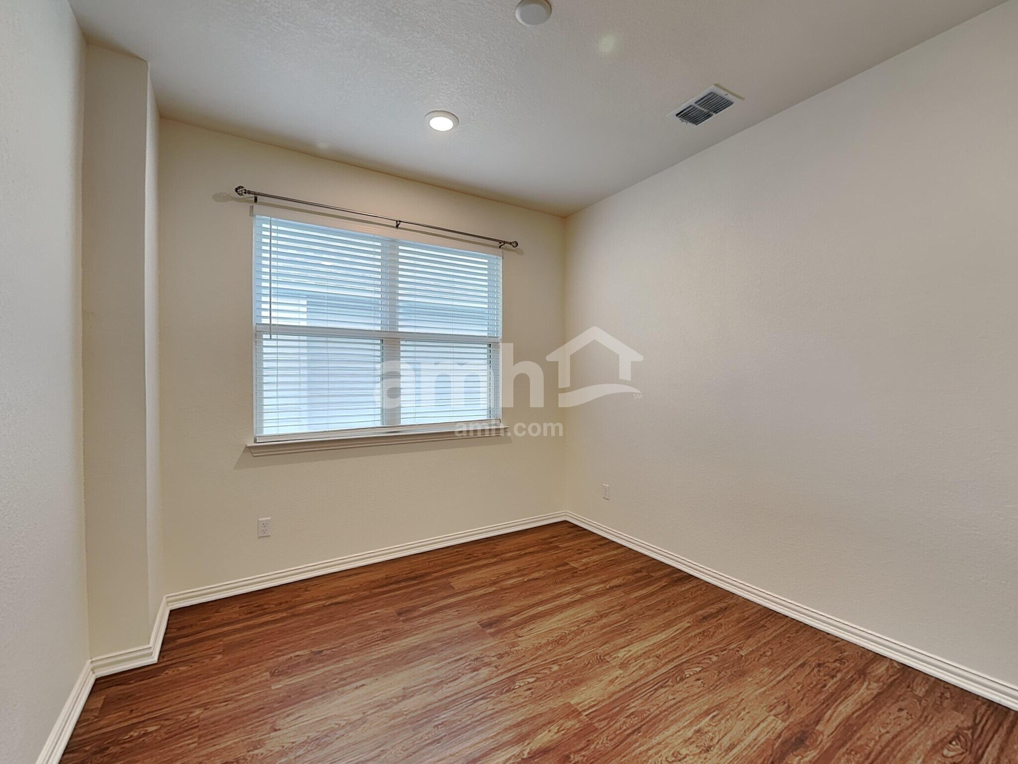 Building Photo - 2717 Lillybrook Ln