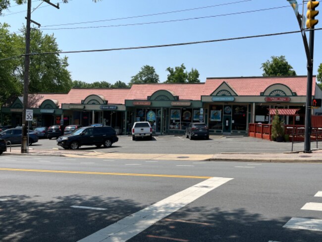 Building Photo - 1520 N Lancaster St