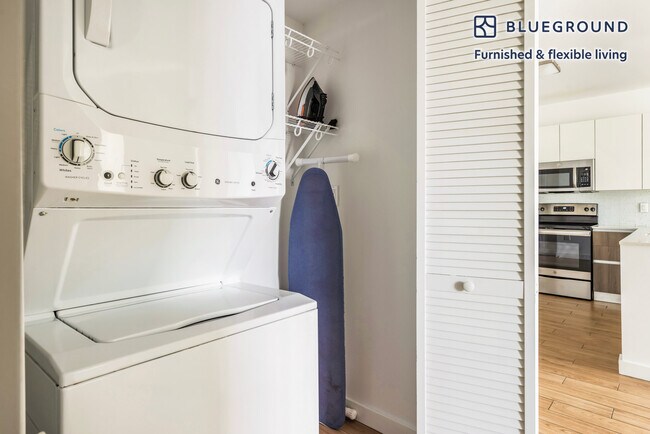 Building Photo - 1501 SW 37th Ave