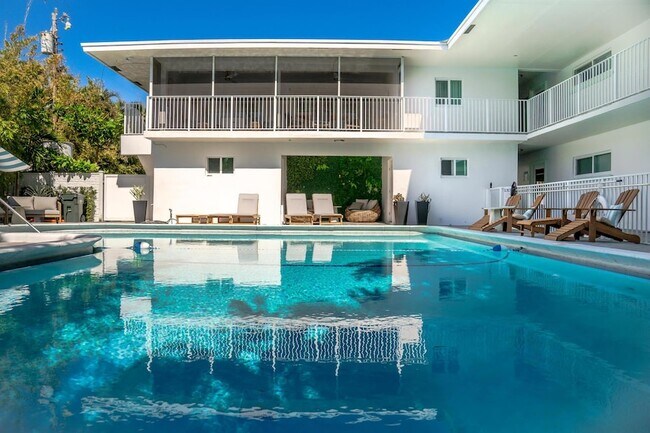 Building Photo - 501 N Ocean Blvd