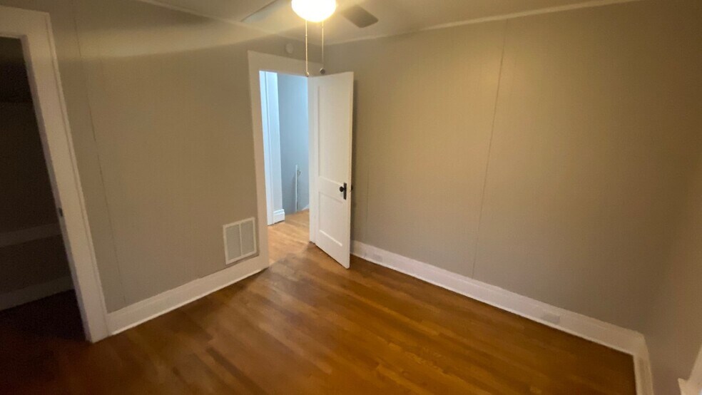 Building Photo - 129 Wiman Ave