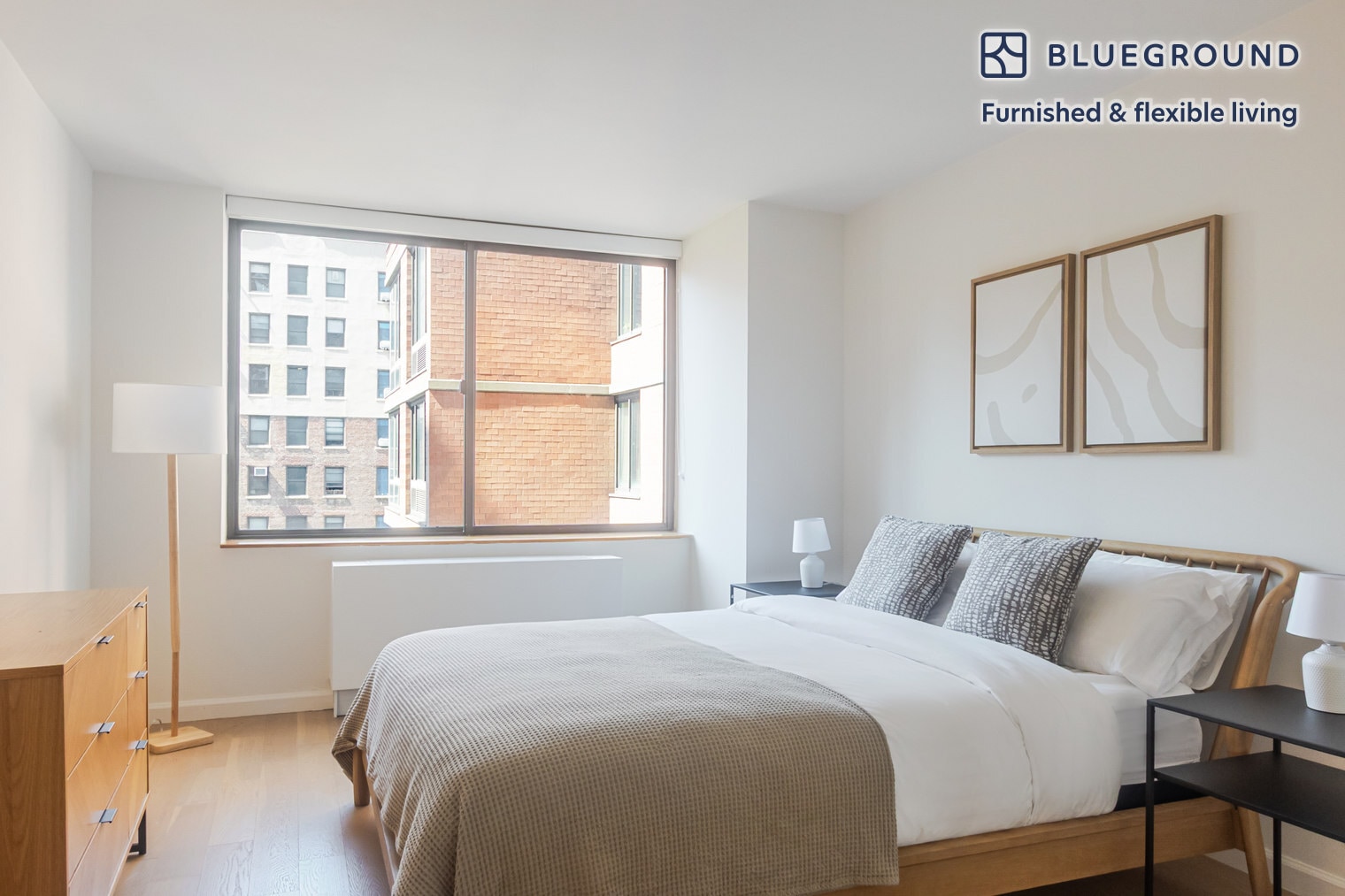 Building Photo - 255 W 94th St