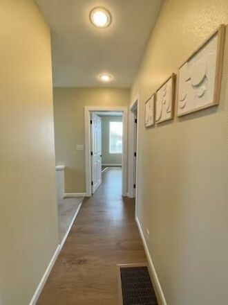 Building Photo - 718 W Spofford Ave