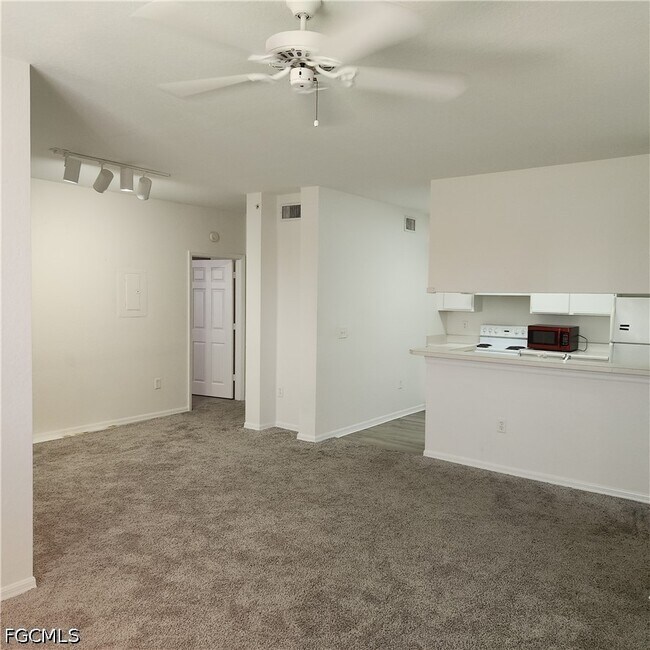 Building Photo - 6321 Aragon Way