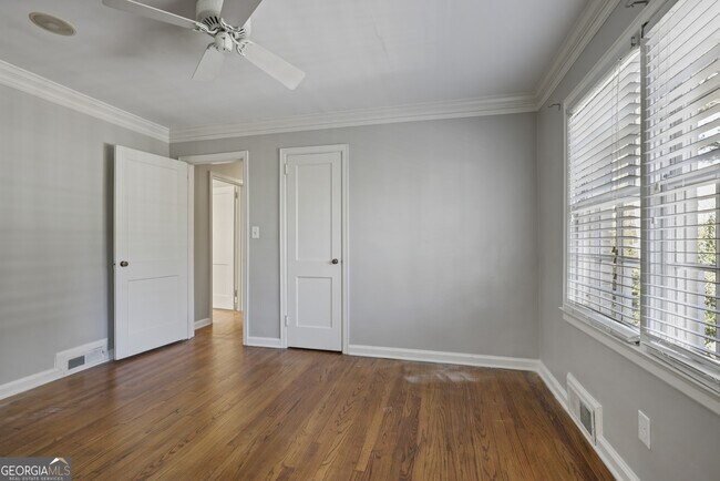 Building Photo - 849 Kipling Dr NW