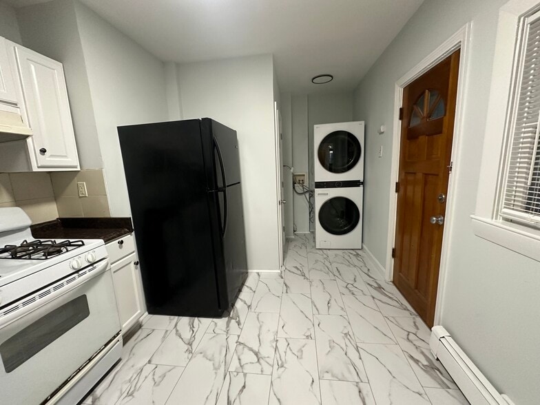 Building Photo - 258 Lexington St