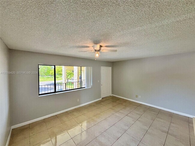 Building Photo - 1822 Meadows Cir