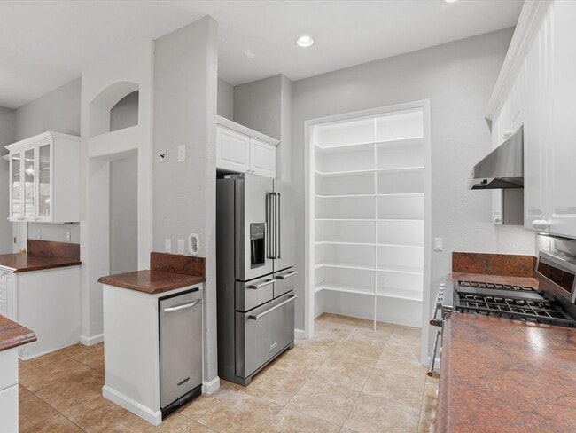 Building Photo - Spanish Springs Dream