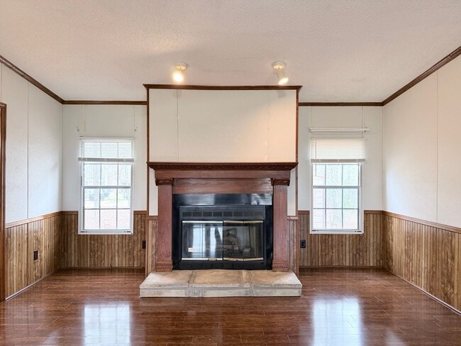 Building Photo - Beauregard Rental On Large 1/2 Acre Lot!