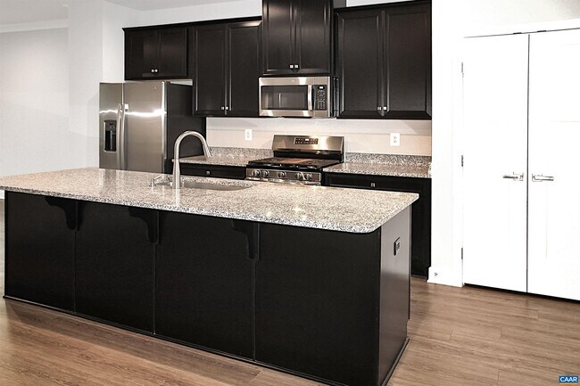 Building Photo - 2061 Lockwood Dr