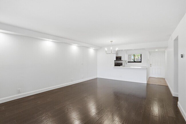 Building Photo - 110 NW 70th St