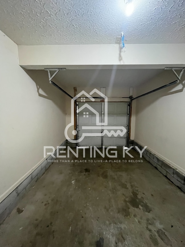 Building Photo - Newly Updated 3-Bed, 2.5-Bath Townhome with Garage!