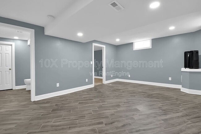 Building Photo - 203 N Miller Dr