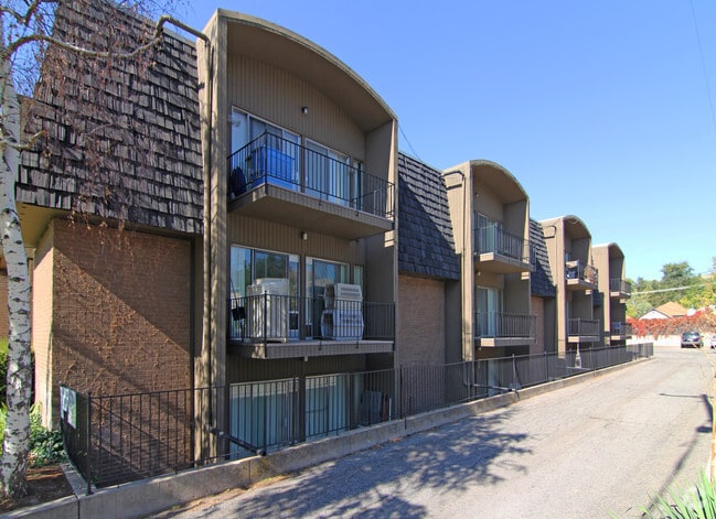 Building Photo - The Monterrey Apartments