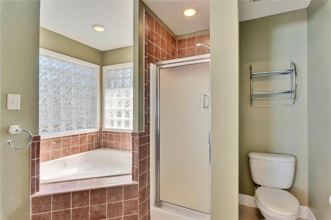 Building Photo - 8413 Slant Oak Dr
