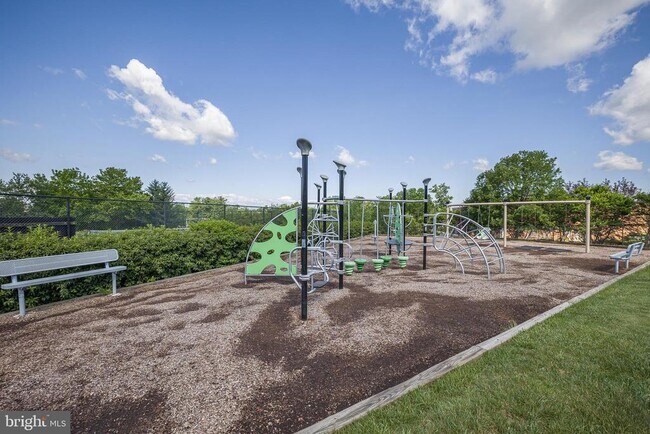Building Photo - 43782 Brookline Terrace