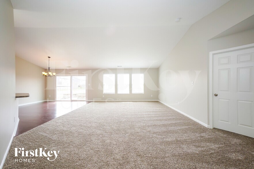 Building Photo - 6055 W Brickell Ln