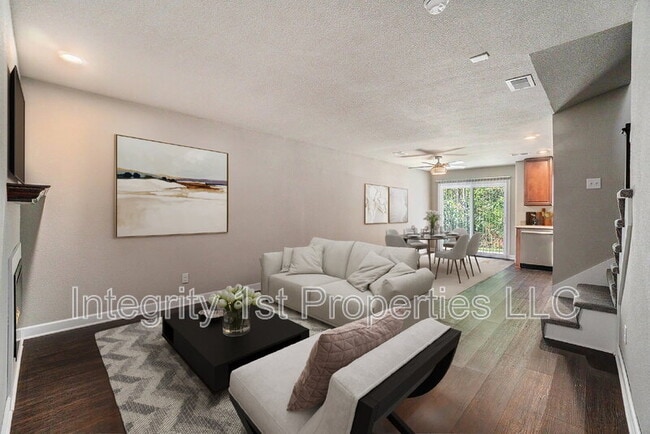 Building Photo - 6293 NE 44th St