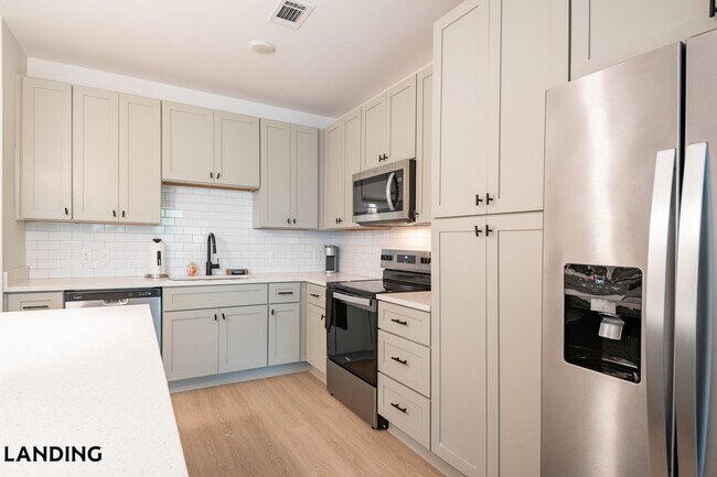 Building Photo - 100 Wilton Cir