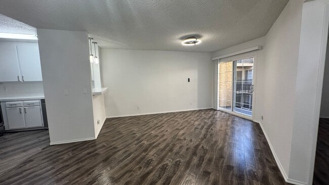 Interior Photo - 5050 Klump Ave