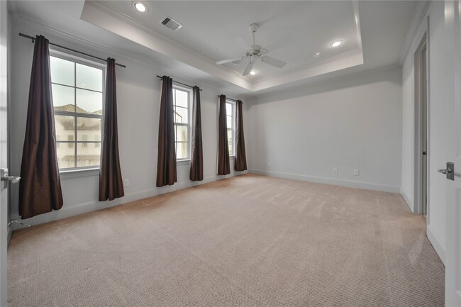 Building Photo - 42 Wooded Park Pl