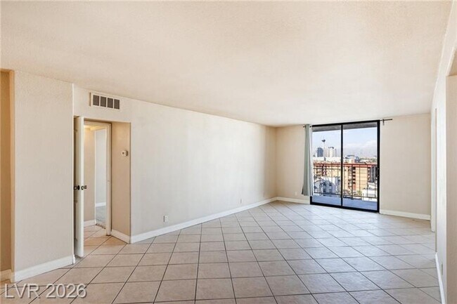 Building Photo - 3930 University Center Dr