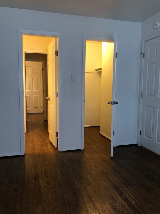 Building Photo - 3707EL