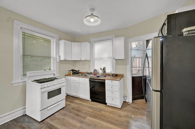 Building Photo - 909 Gaffield Pl