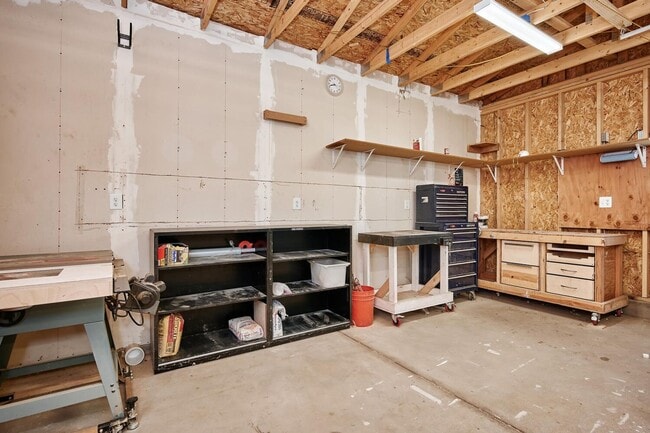 Building Photo - Long Realty & Property Management - Lovely Park Hill Home