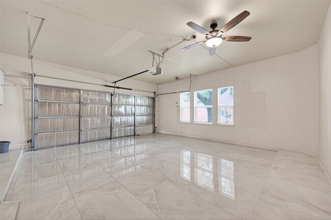 Building Photo - 6710 Creek Village Dr