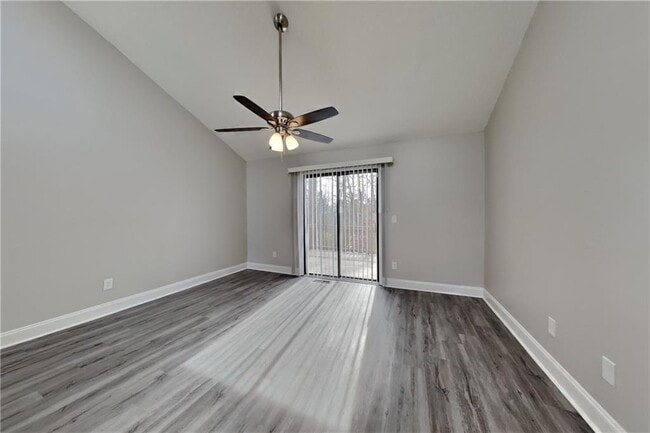 Building Photo - 320 Parsons Branch