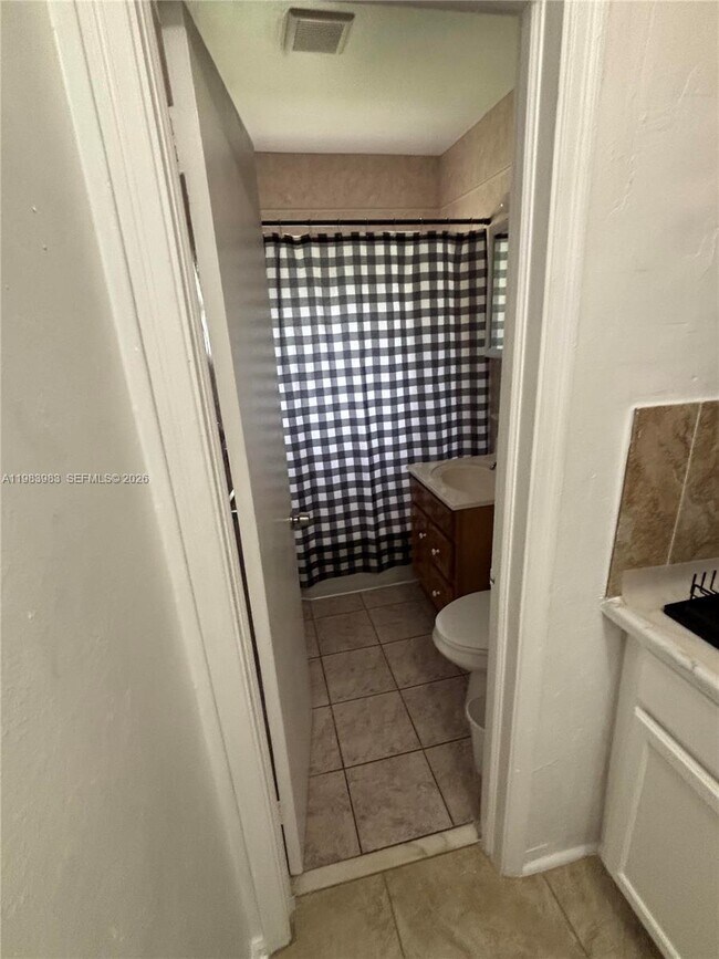 Building Photo - 6102 SW 58th St