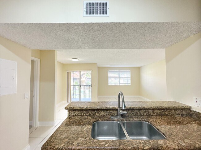 Building Photo - 1241 SW 46th Ave