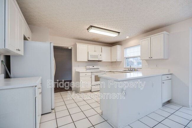 Building Photo - 4448 Forest Ridge Blvd