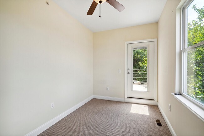 Building Photo - 1832 W Montgomery Ave