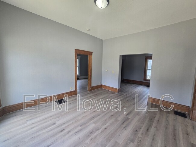 Building Photo - 301 Leland Ave