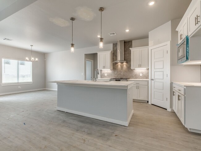 Building Photo - Beautiful New Construction Home in Edmond