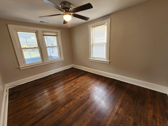 Building Photo - 829 Centre Ave NW