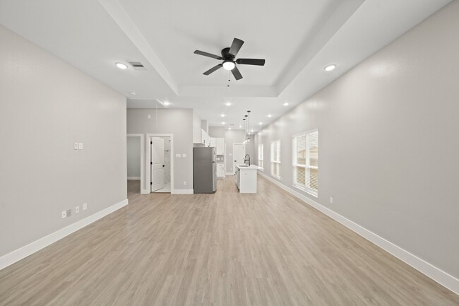 Building Photo - 505 Carl St