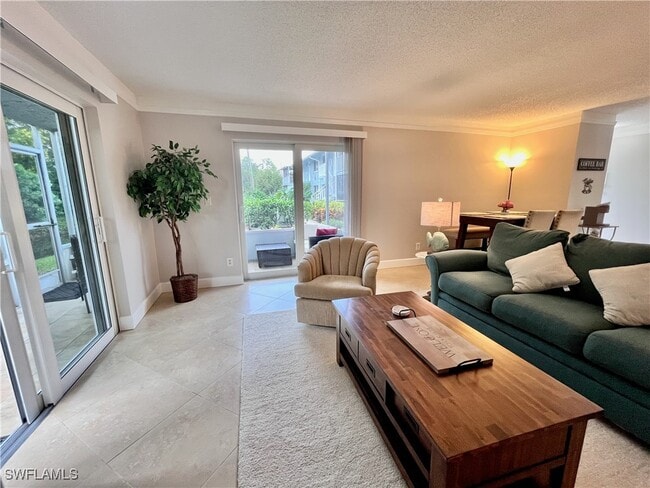 Building Photo - 216 Palm Dr