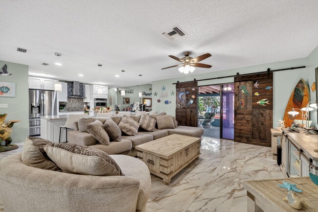 Building Photo - 6180 30th Ct S