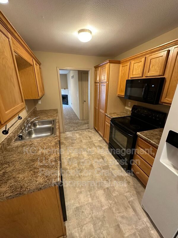 Building Photo - 8710 N Cleveland Ave