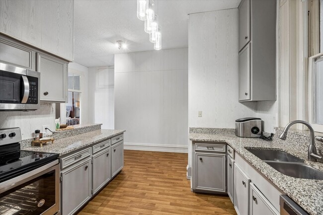 Building Photo - 1008 Milam St
