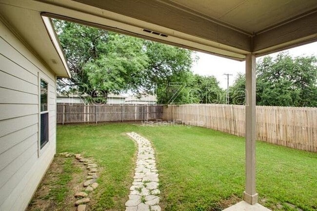 Building Photo - 1804 Alanbrooke Dr