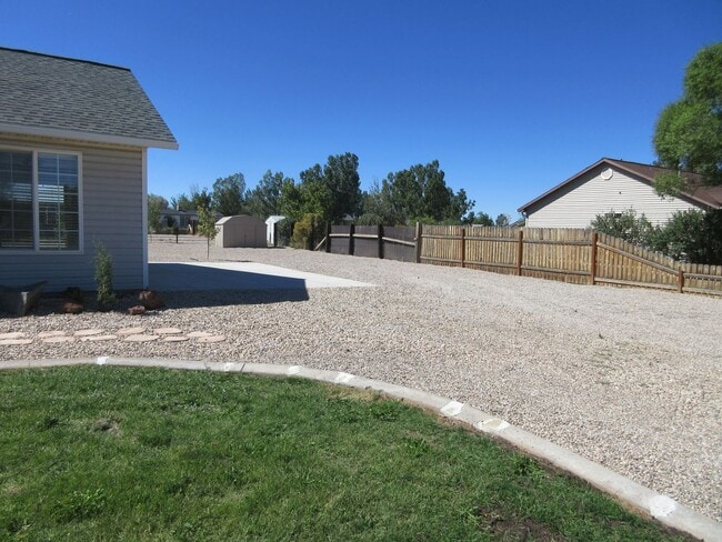 Building Photo - 2 bedroom, 1 bathroom home