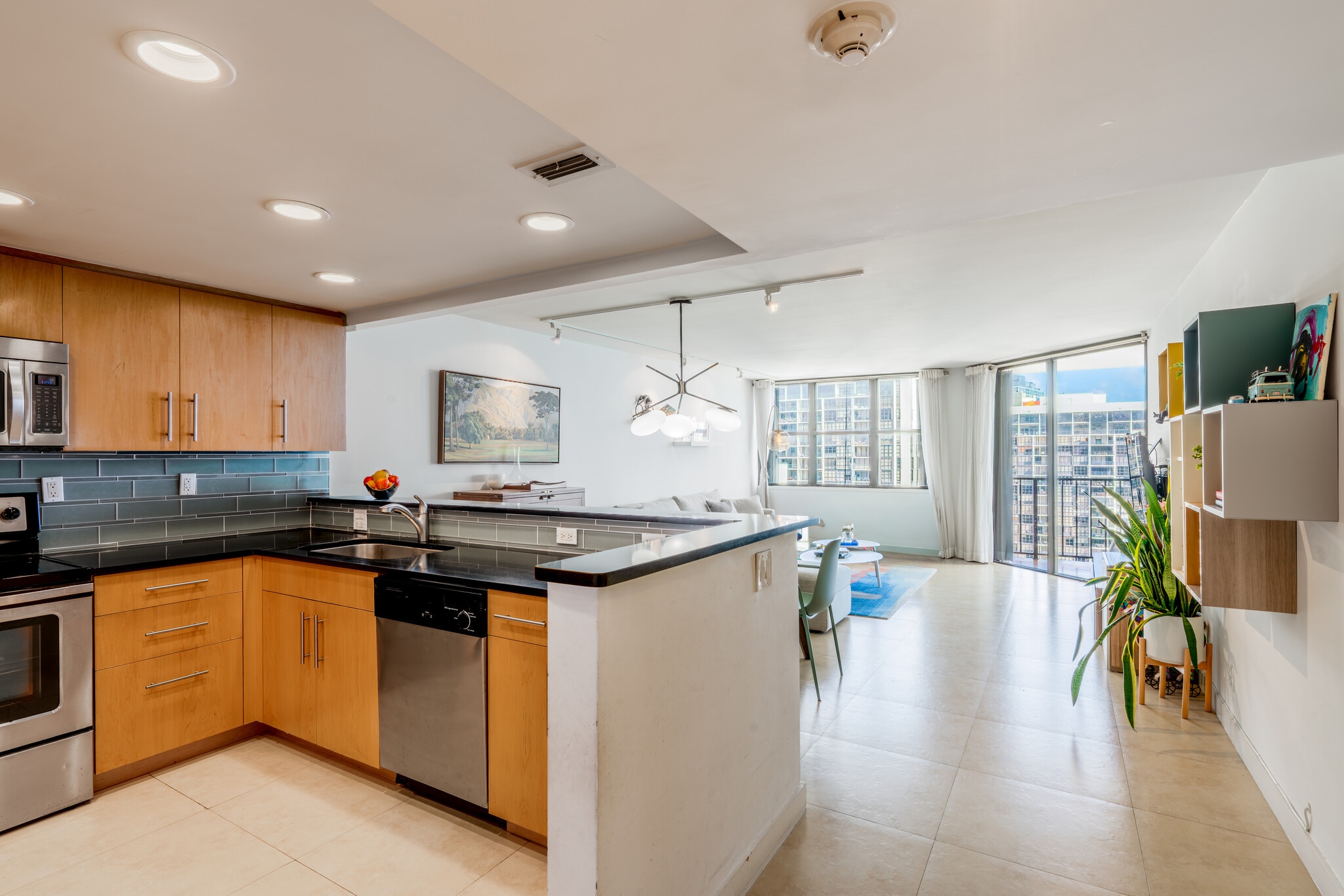 Building Photo - 1925 Brickell Ave