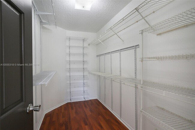 Building Photo - 7722 Hibiscus Ln
