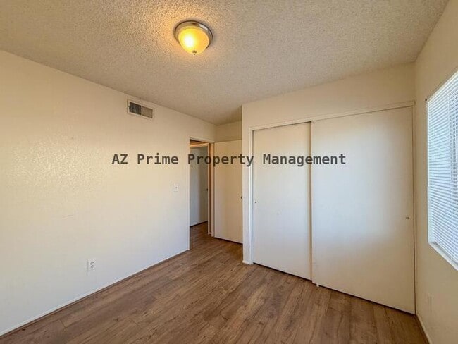 Building Photo - 9358 W Sanna St